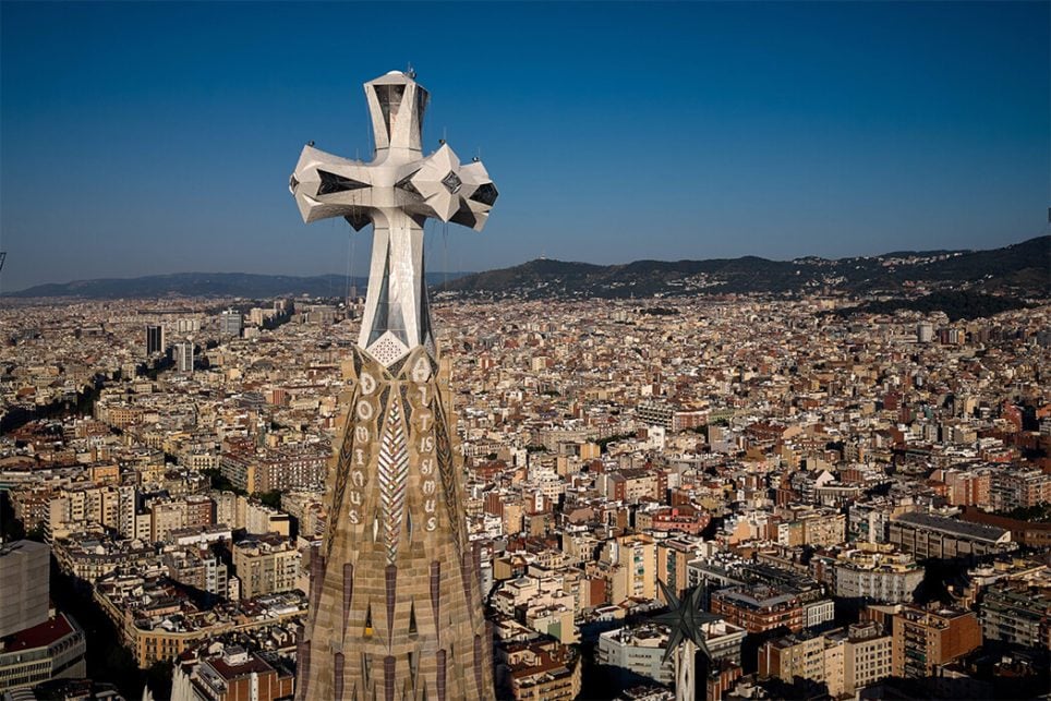 La la tour du Christ de la Sagrada Família inaugurée par le pape le 10 juin