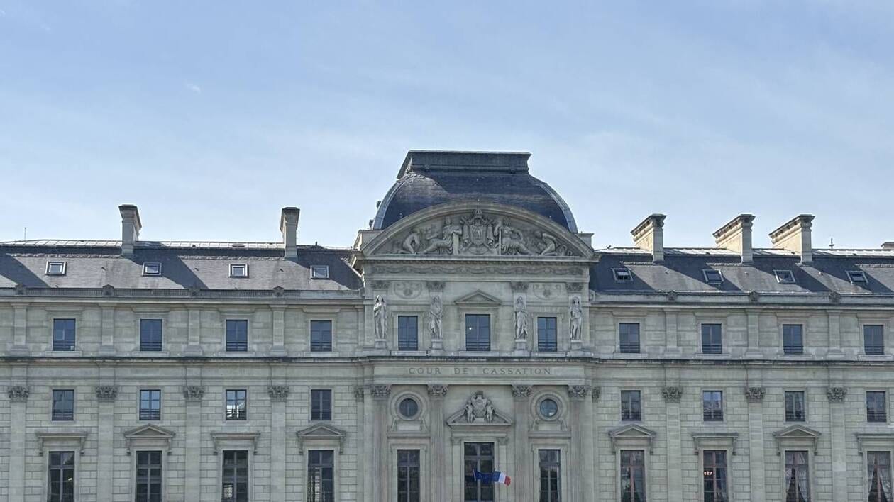 Mort de Nahel : la Cour de cassation examine des pourvois après la  requalification des faits en « violences »
