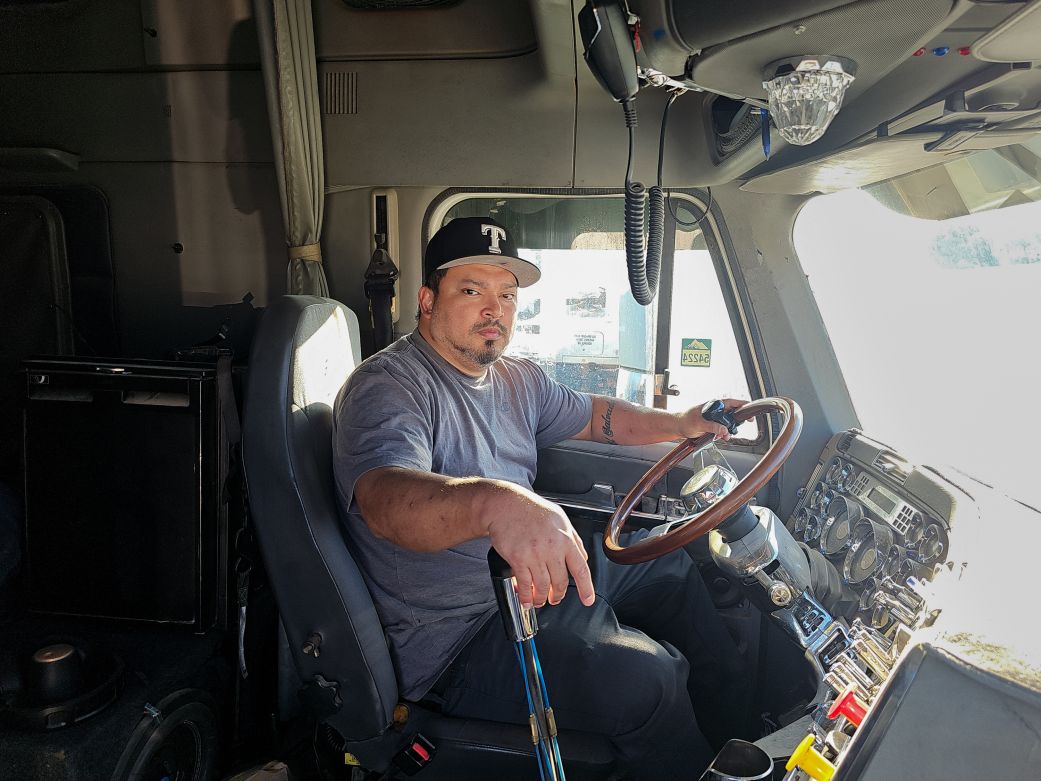 Immigrant truck drivers are losing their licenses under Trump's crackdown |  CNN Business
