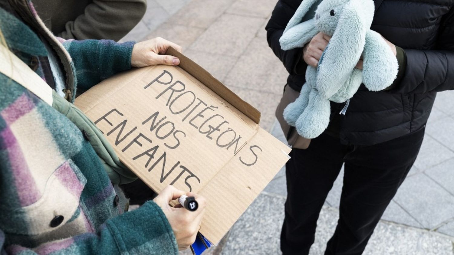 Si la phrase est explicite, il faut réagir" : comment aborder le sujet des  violences dans le périscolaire avec ses enfants ? – franceinfo