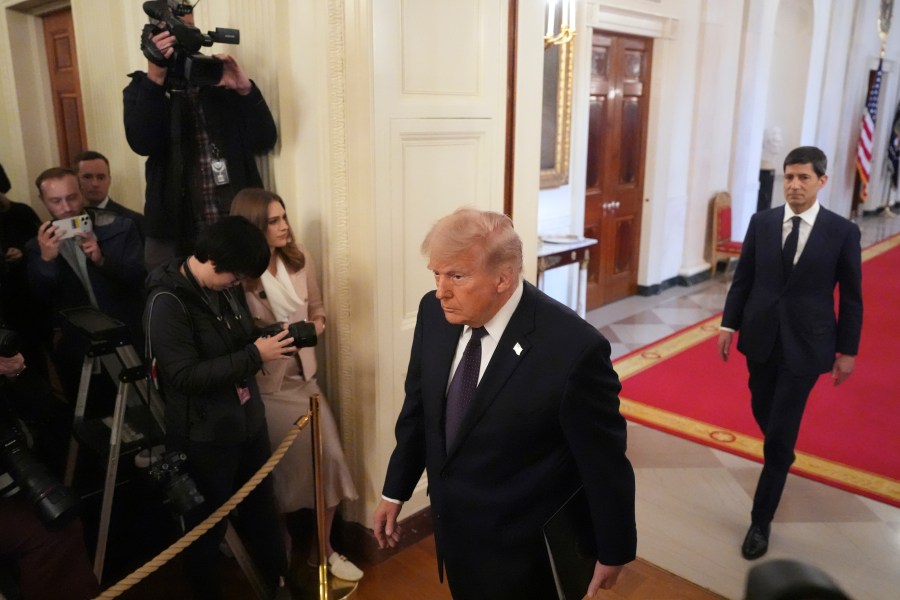 Trump administration proposes NDAs for federal employees to stop leaks |  NEWS10 ABC