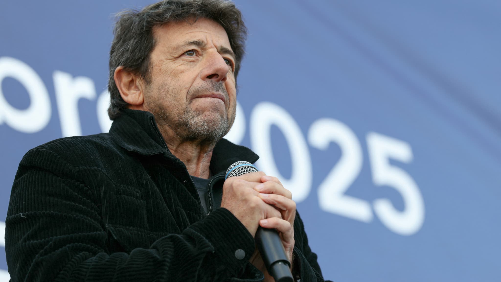 Affaire Patrick Bruel: le parquet requiert sa mise en examen pour viols et  son placement en détention provisoire