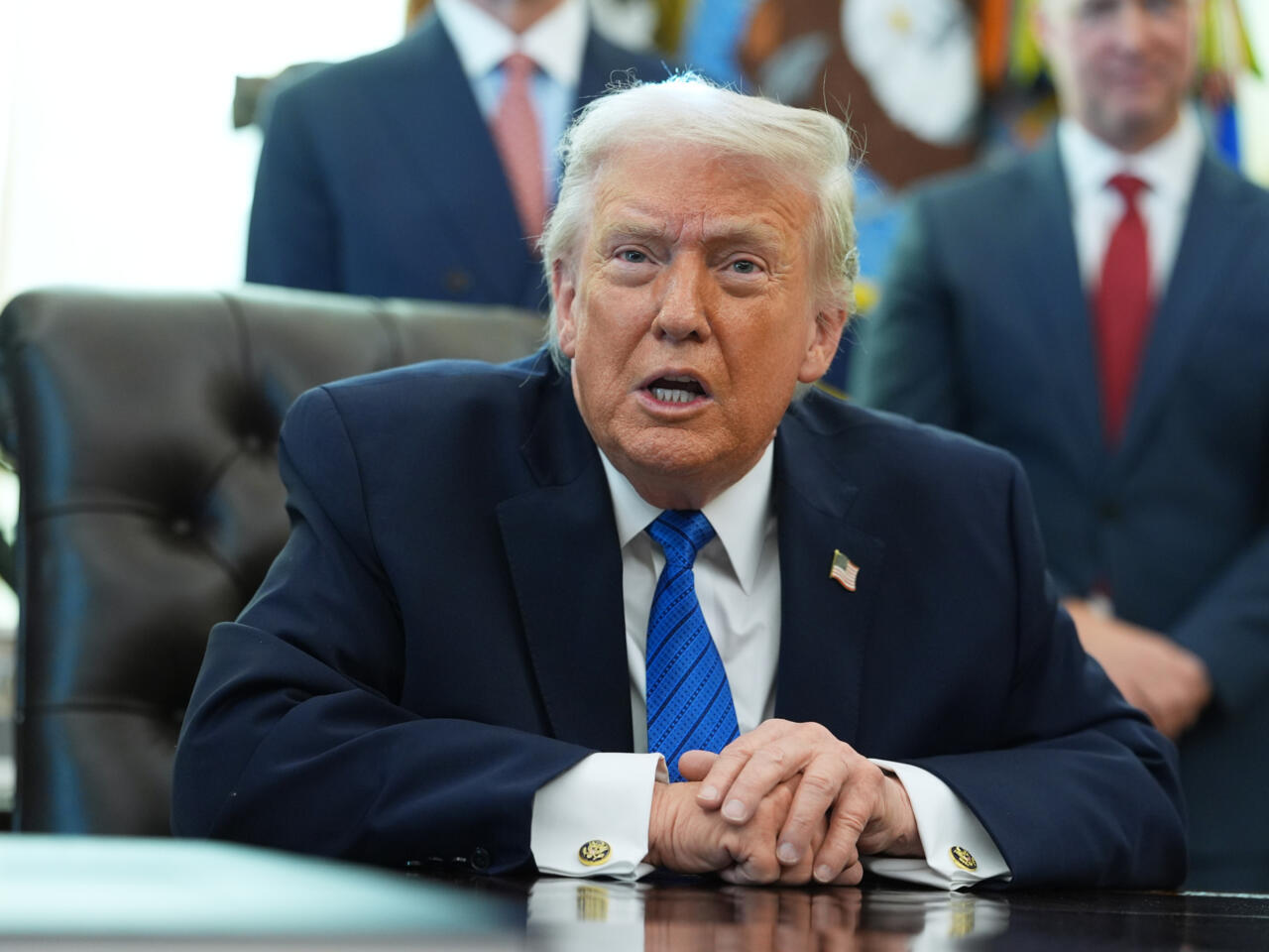 Téhéran dit vouloir éviter la guerre et privilégier la diplomatie : "l'Iran  nous parle", affirme Trump - France 24