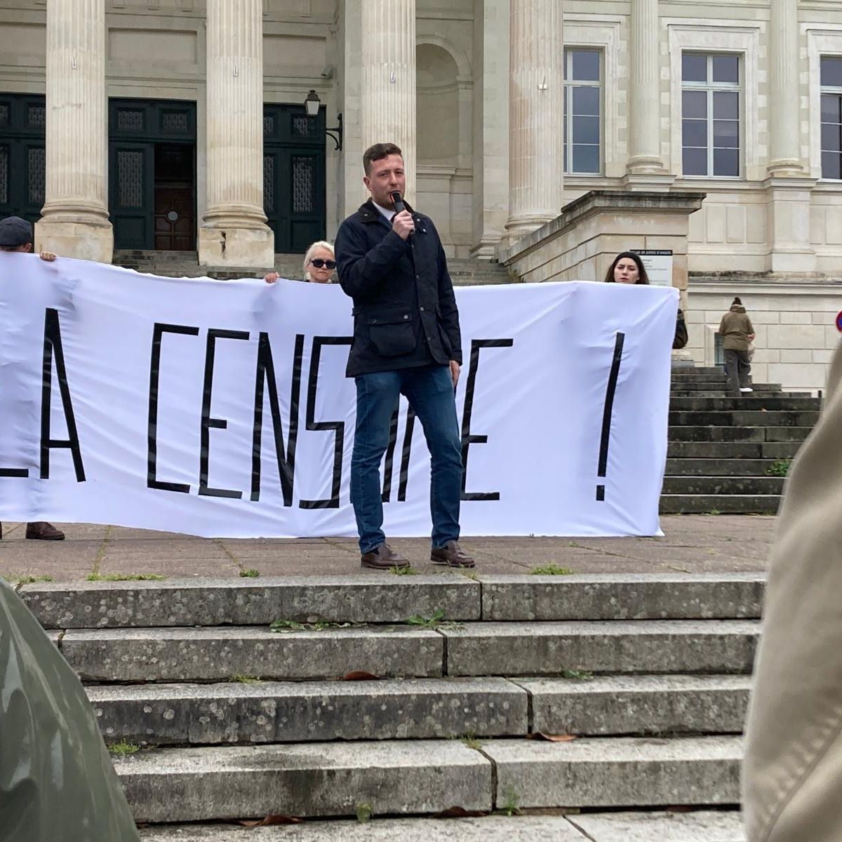 Elu municipal d'une liste d'extrême droite, ce militant identitaire  condamné pour injure et provocation à la haine raciale