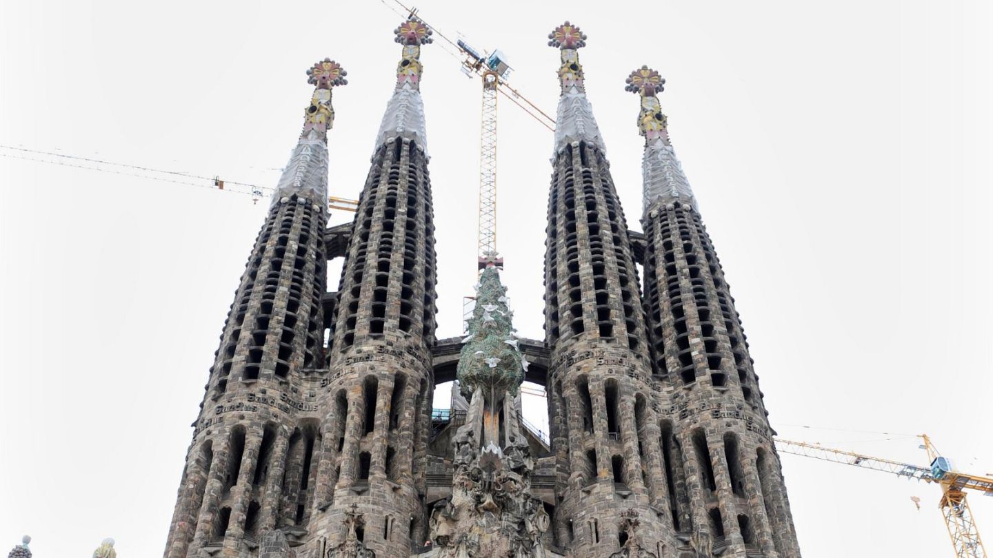 La Sagrada Familia sera achevée pour le 100ème anniversaire de la mort de  Gaudí | Euronews