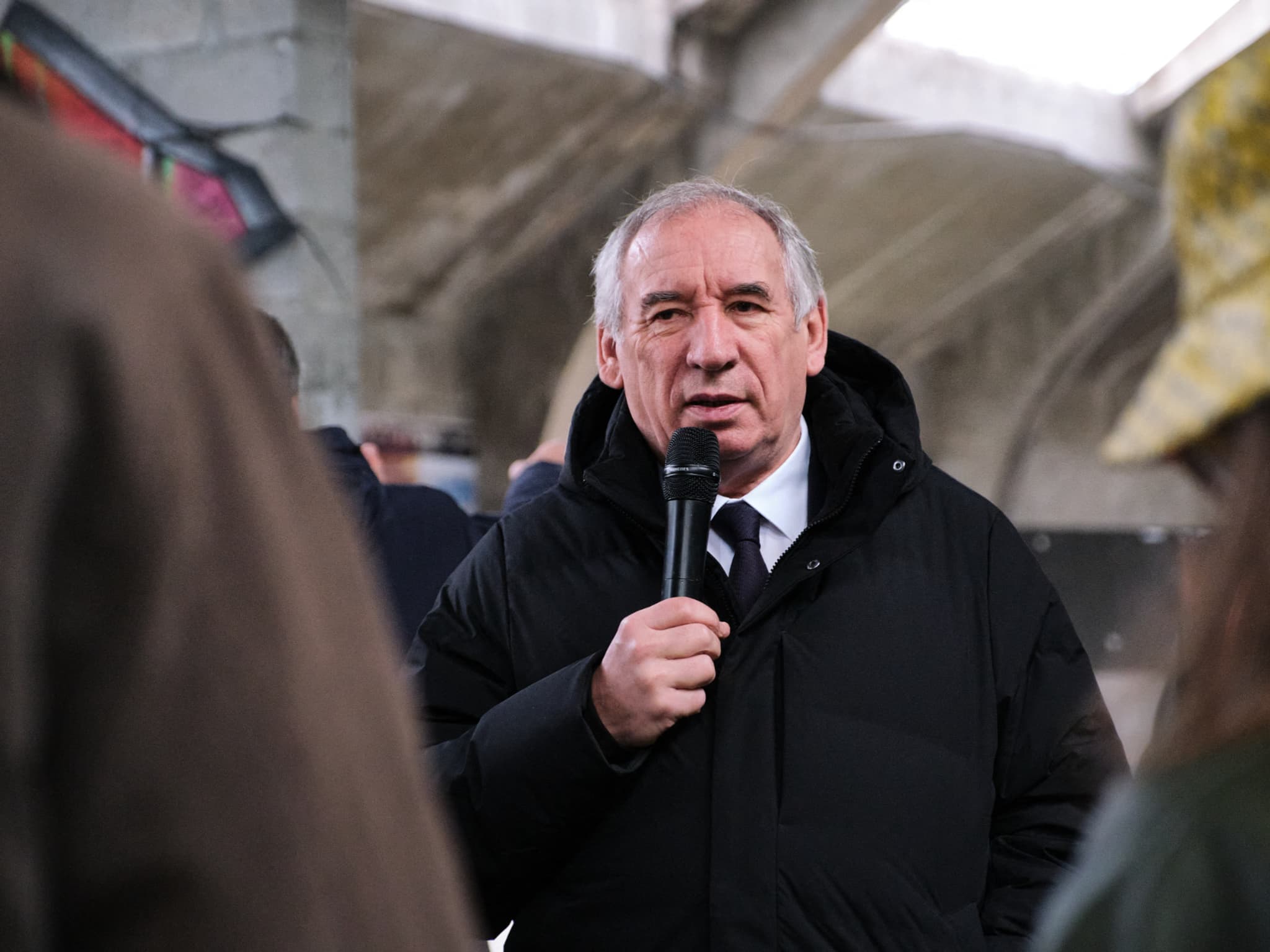 François Bayrou assure qu'il n'est "pas candidat" à la présidentielle de  2027 mais veut "apporter son aide, son jugement et son soutien"