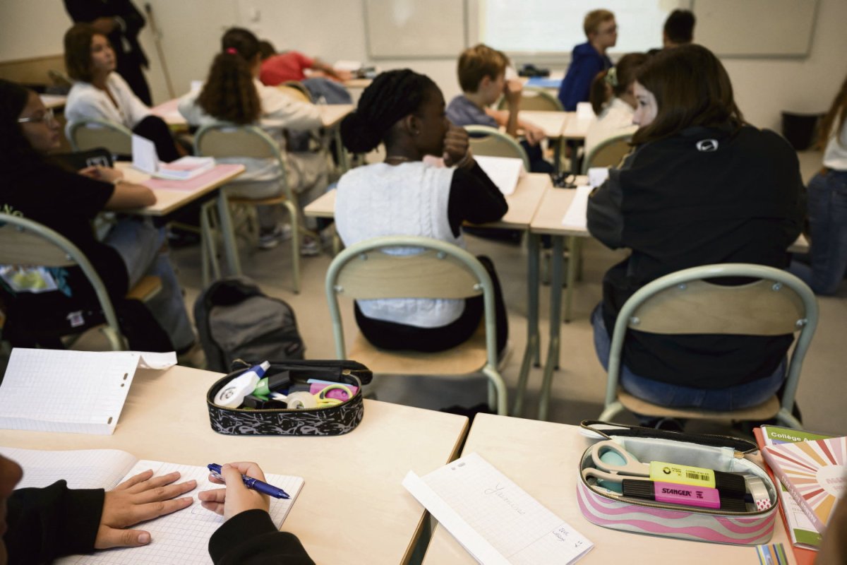 Éducation à la sexualité : un programme enfin présenté après les paniques  morales de l'extrême droite - L'Humanité