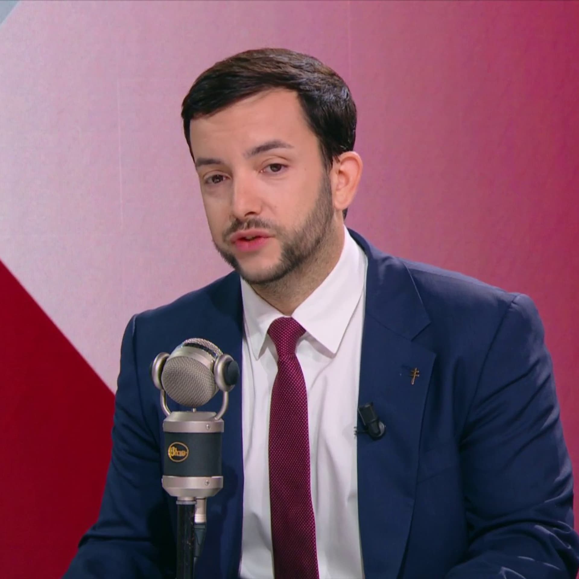 Nous avons été espionnés": Jean-Philippe Tanguy dénonce "une situation  complètement irréaliste" après les perquisitions au RN