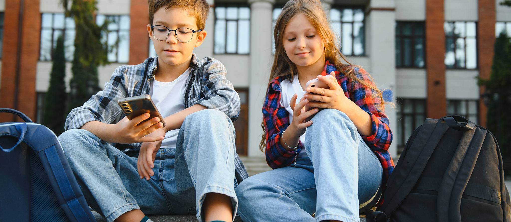 Ottawa et plusieurs provinces songent à interdire les réseaux sociaux aux  moins de 16 ans | Protégez-Vous.ca