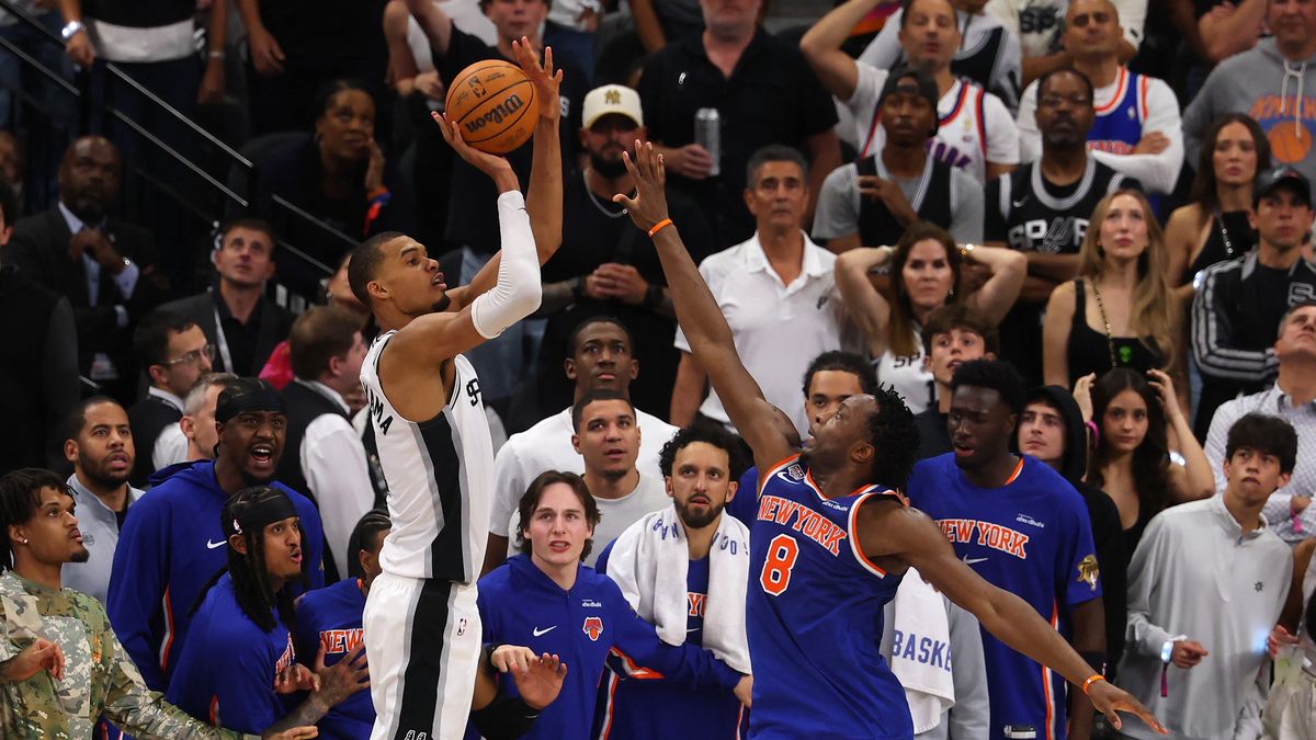 NBA : les New York Knicks s'imposent à l'arraché chez les Spurs de Victor  Wembanyama et mènent 2-0 en finale – franceinfo