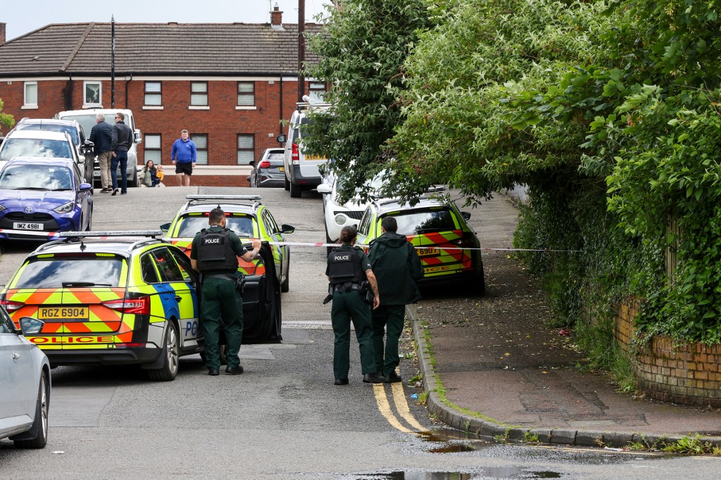 À Belfast, émeutes et incendies après les appels à manifester de l'extrême  droite sur fond d'instrumentalisation d'une attaque au couteau - L'Humanité