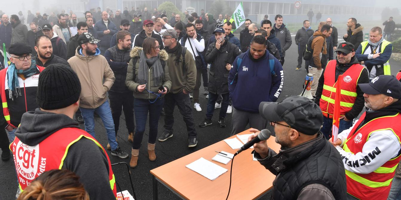 A Cholet, les salariés de Michelin mobilisés contre la fermeture de leur  usine