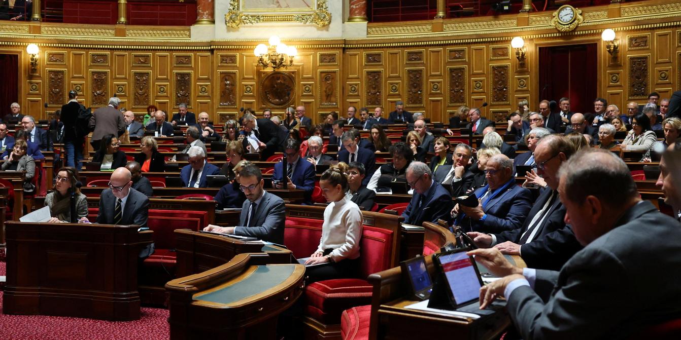 Crise chez Grasset : le Sénat s'oppose à l'instauration d'une « clause de  conscience » dans l'édition