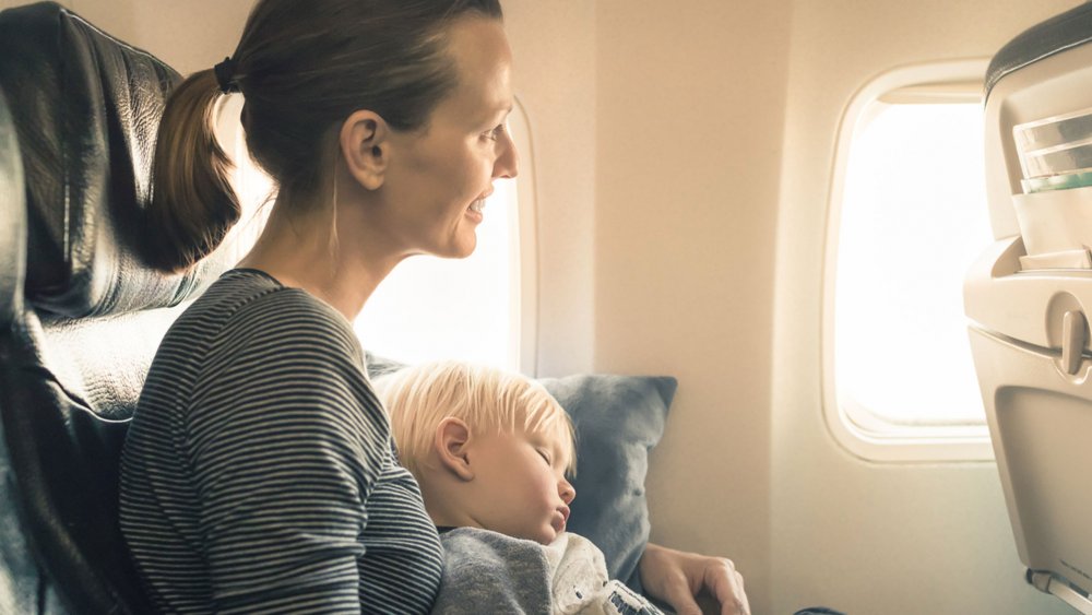 Prix du billet d'avion bébé : Ryanair augmente le tarif du billet d'avion  bébé - magicmaman