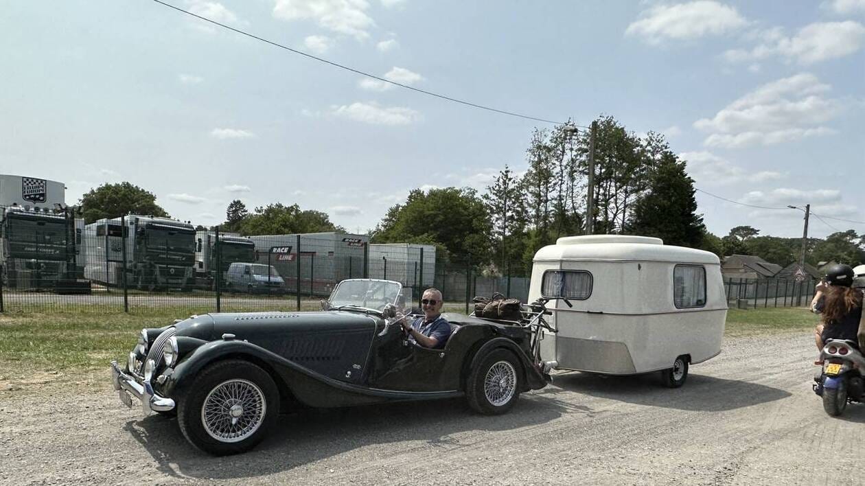 EN IMAGES. Le Mans Classic : ces voitures de légendes entrent en piste au  camping