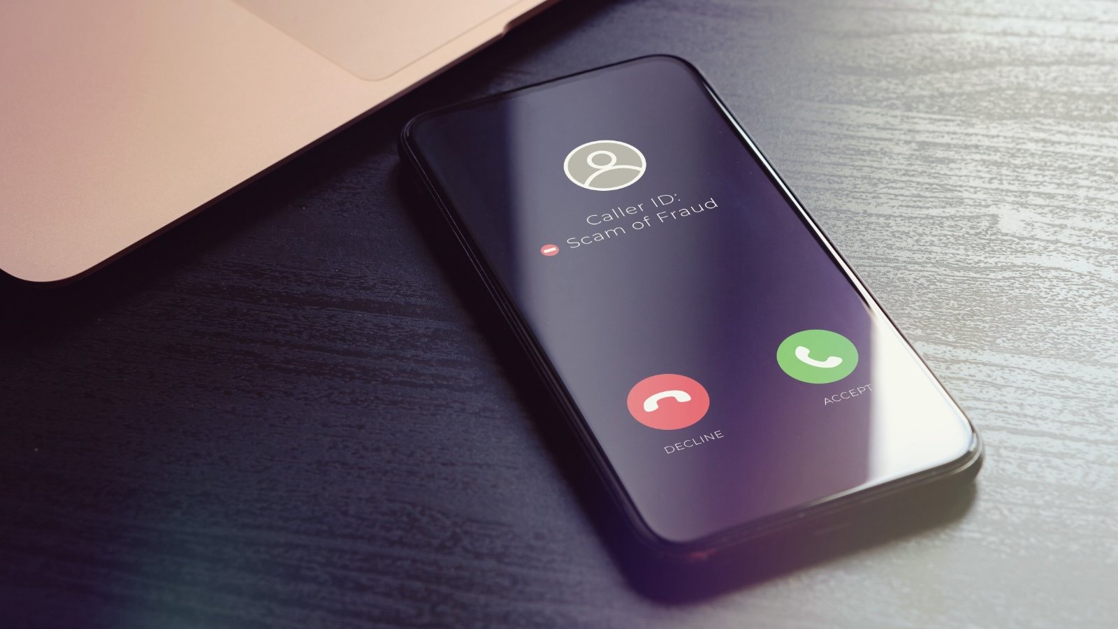 1 SMS sur 20, 1 appel sur 6 : en France et dans le monde, les arnaques