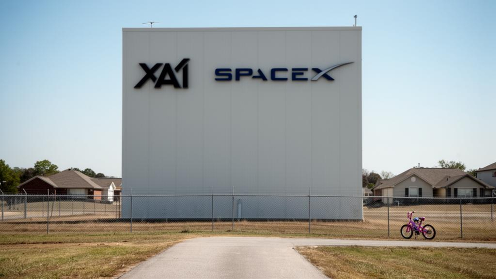 Mississippi Residents Sue Musk's xAI and SpaceX Over 'Inescapable' Data  Center Noise — BigGo Finance