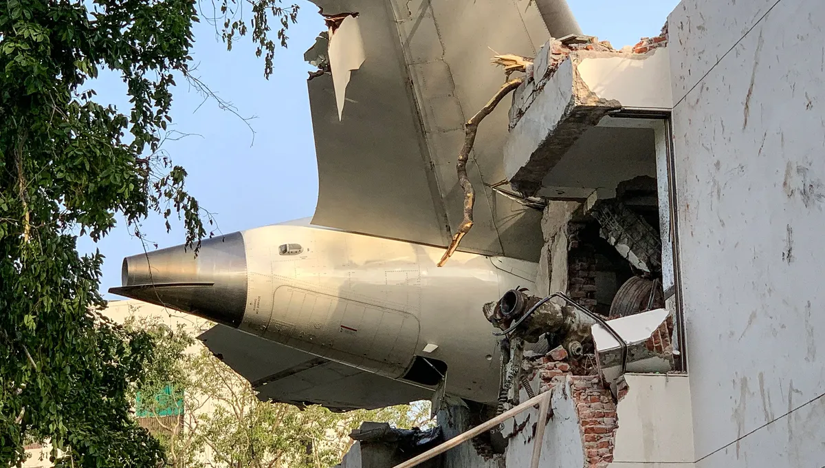 Crash à Ahmedabad : un survivant sur les 242 personnes à bord d'un vol Air  India | France Culture
