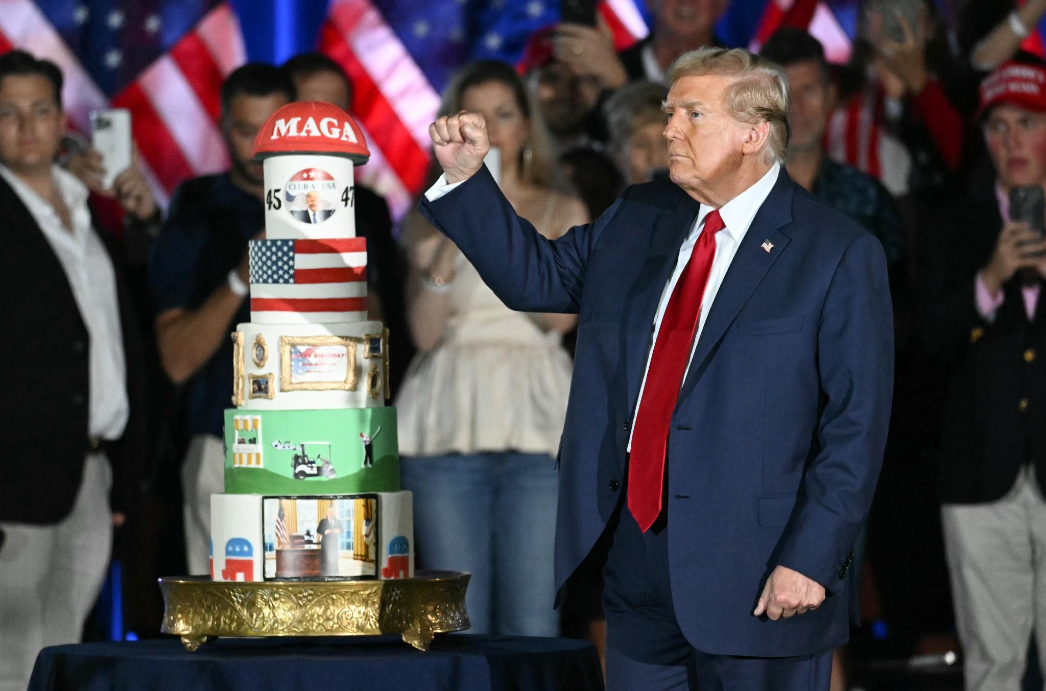 Trump souffle ses 78 bougies, avec aussi des interrogations sur son âge