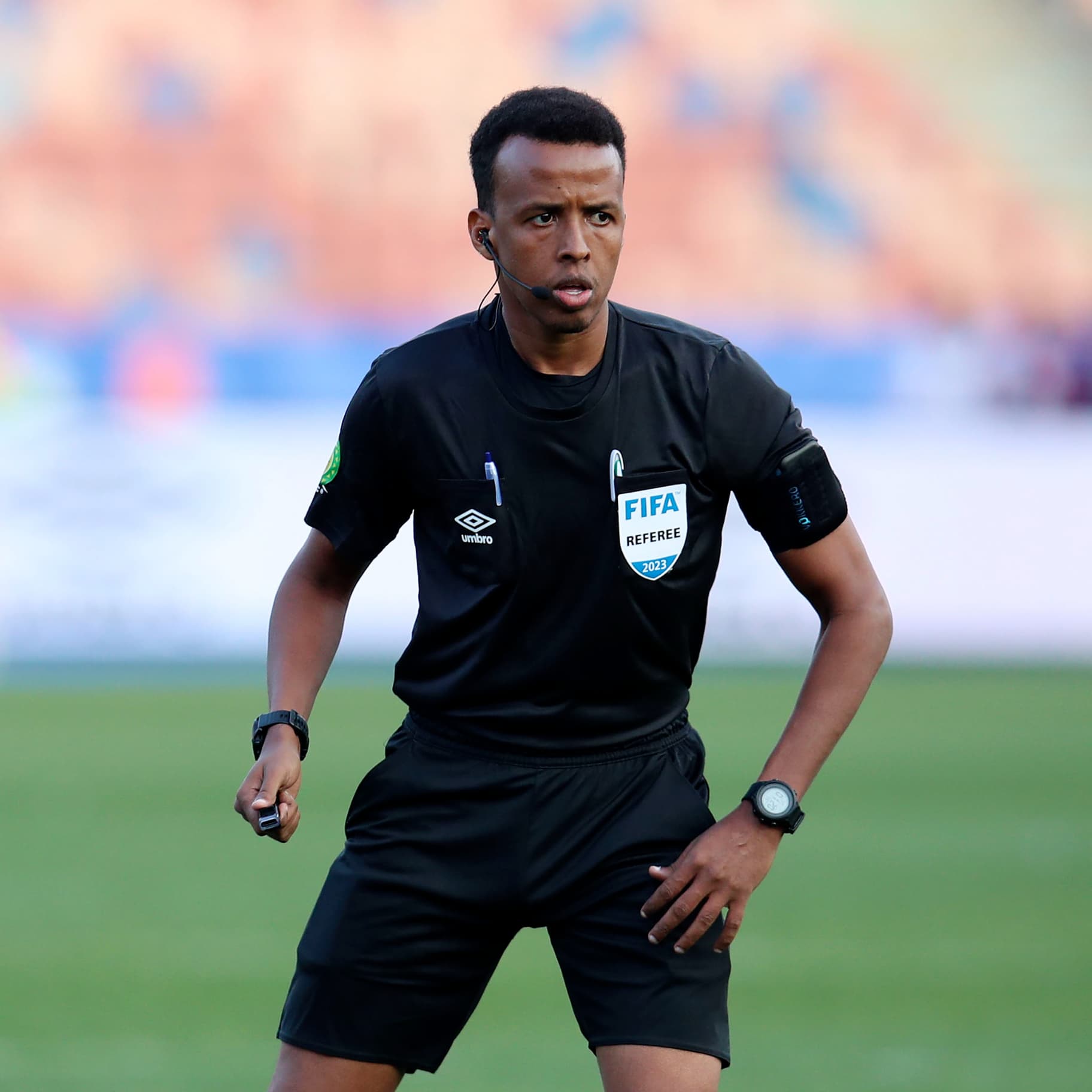 Coupe du monde 2026: questionné pendant 11h, placé en rétention... les  coulisses de l'interrogatoire de l'arbitre somalien refoulé des Etats-Unis