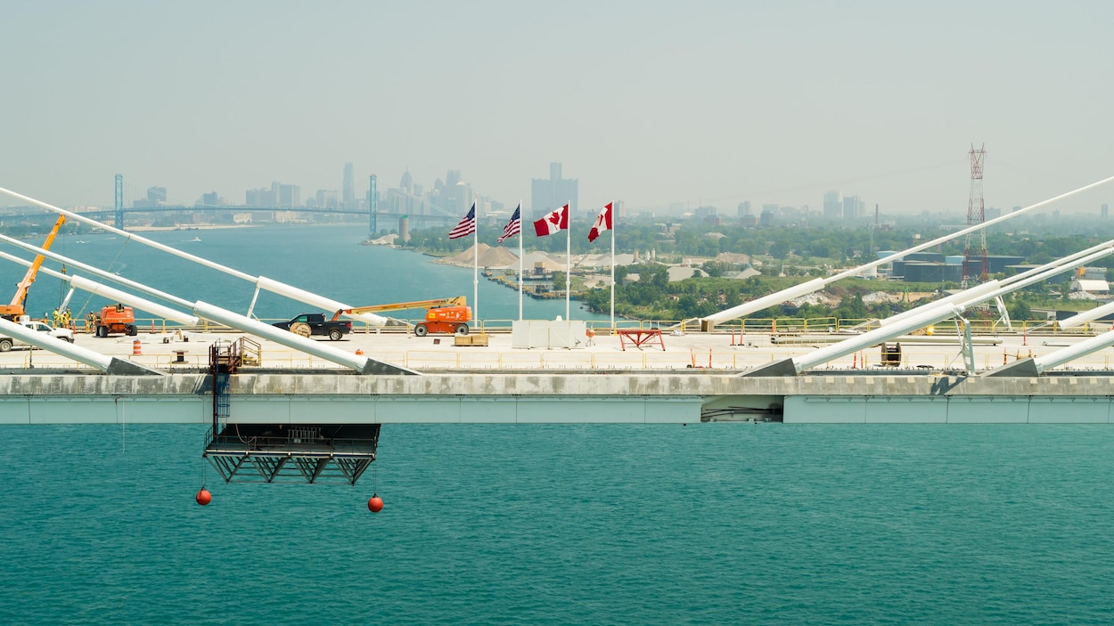 Trump menace de bloquer l'ouverture du nouveau pont entre Windsor et  Détroit | Radio-Canada