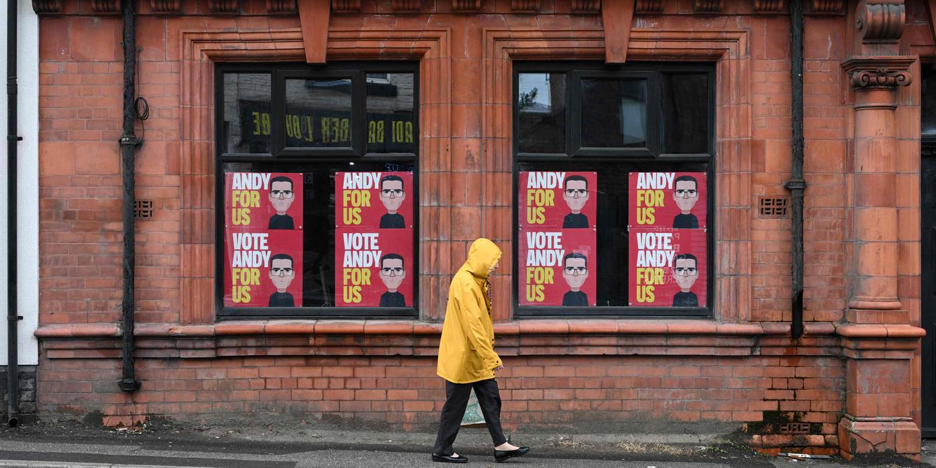 Au Royaume-Uni, Andy Burnham tente de ravir la circonscription de Makerfield,  tremplin pour succéder à Keir Starmer