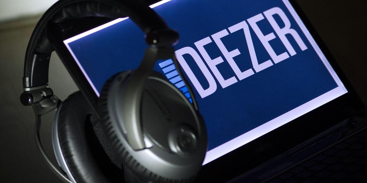 Musique : Deezer lance un détecteur gratuit pour scanner des playlists et  repérer les titres générés par intelligence artificielle