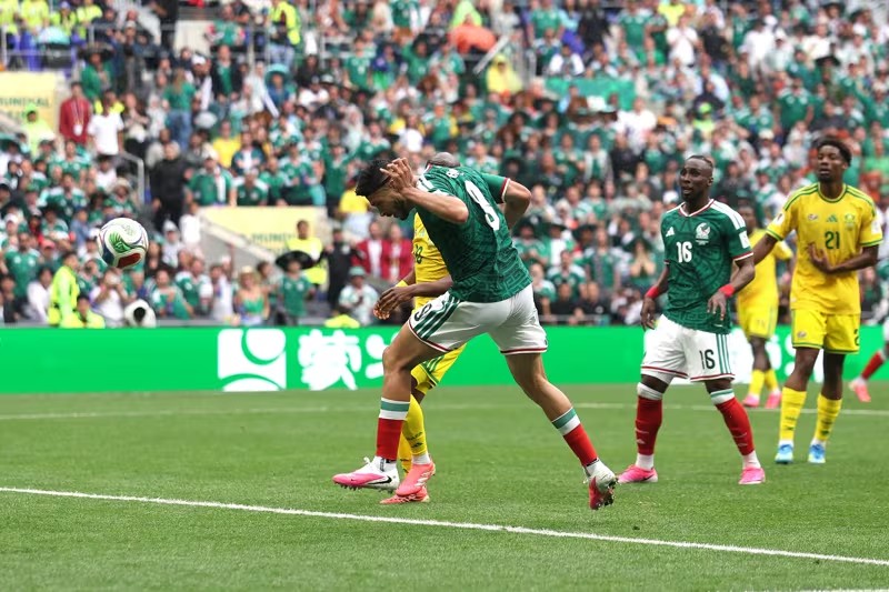 Mondial 2026 : le Mexique domine l'Afrique du Sud pour son entrée en lice ( 2-0)