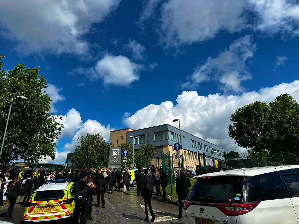 Manchester : une collégienne de 14 ans attaque trois personnes au couteau -  20 minutes
