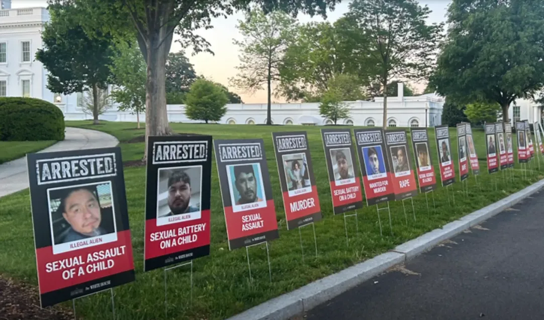 Devant la Maison Blanche, Donald Trump expose les visages de sa politique  anti-immigration | franceinfo