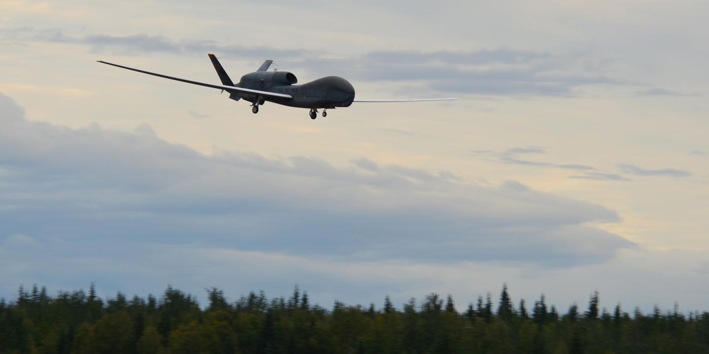 L'Iran abat un drone américain, Donald Trump évoque « une très grosse  erreur »