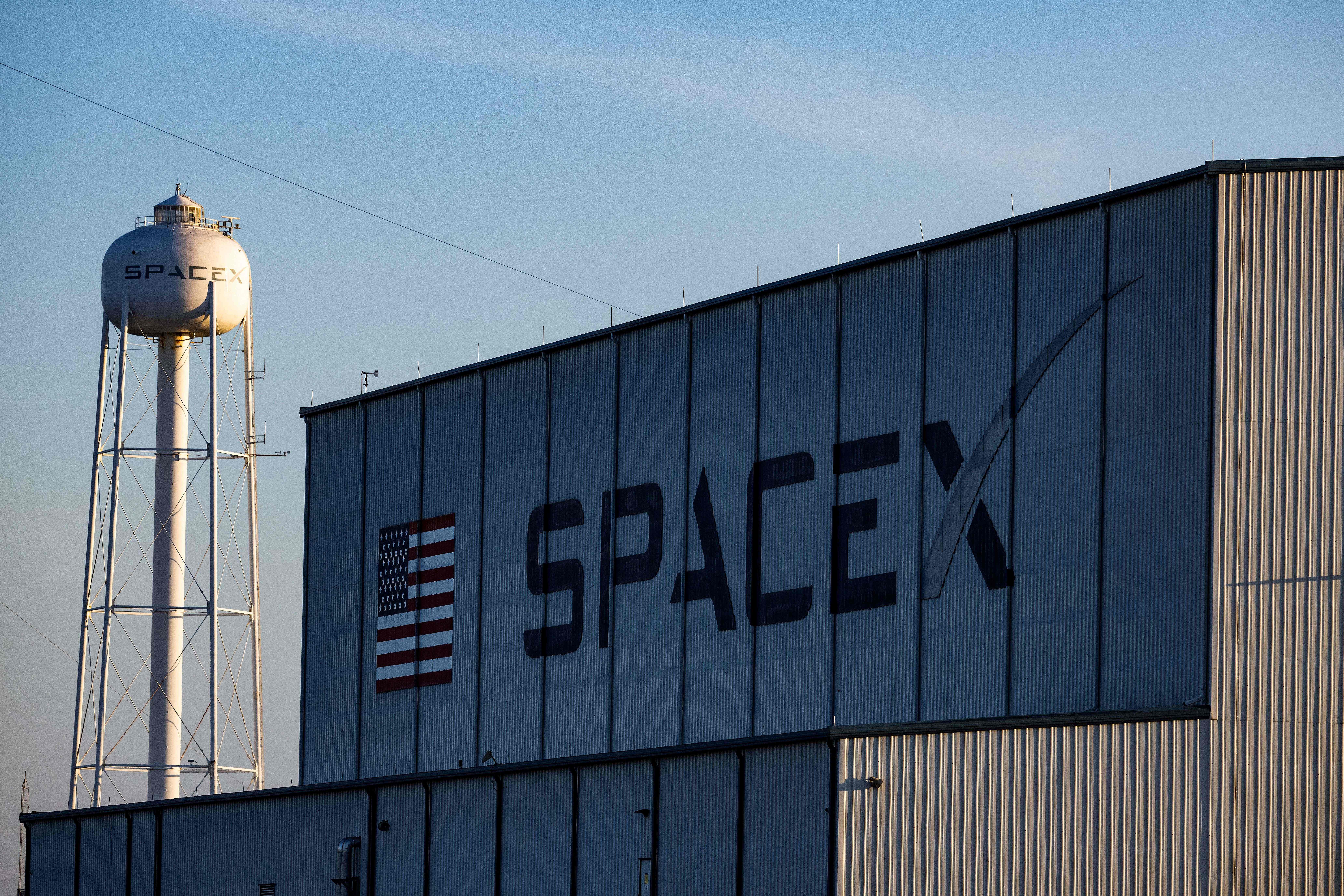 Introduction en bourse de SpaceX vise 75 milliards de dollars à 135 dollars  par action.