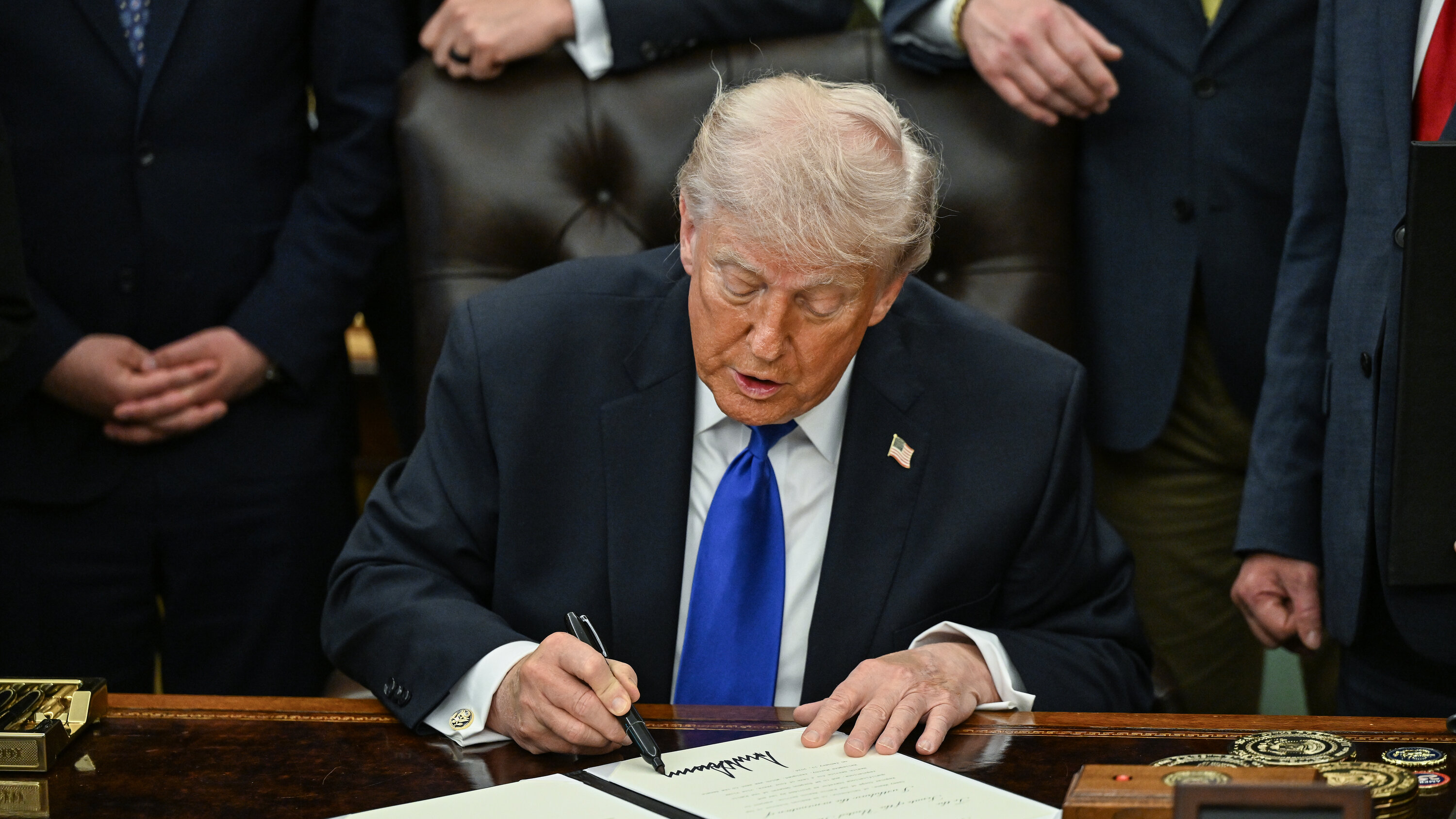 New York Times @nytimes: Trump Cancels Signing of Executive Order Granting  Oversight of A.I. Models. #industry40 #ArtificialIntelligence #aistrategy