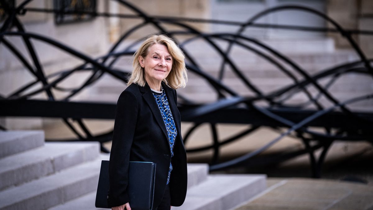 La ministre de la Culture lance pour septembre un "pass patrimoine"  permettant de visiter quelque 500 monuments – franceinfo