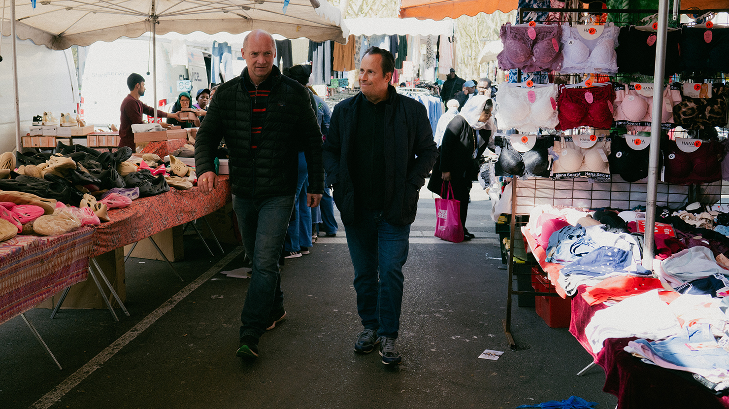 Accusations de racket, armes à feu, « zone de non-droit » : les pratiques  troubles dans les marchés Semaco Bensidoun | StreetPress