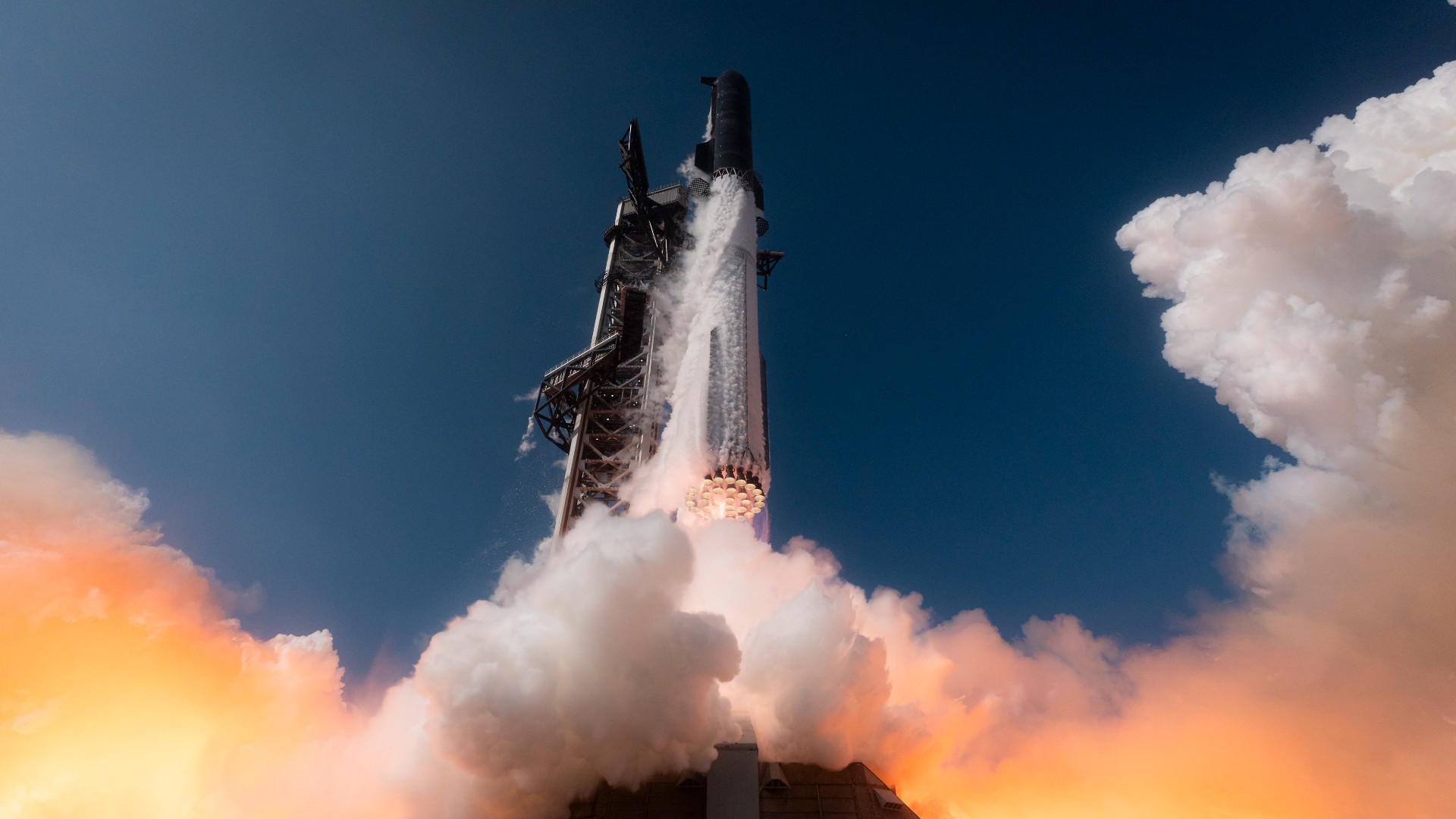 SpaceX Starship Flight 12: Don't miss these stunning photos from the launch  of the most powerful Starship yet | Space
