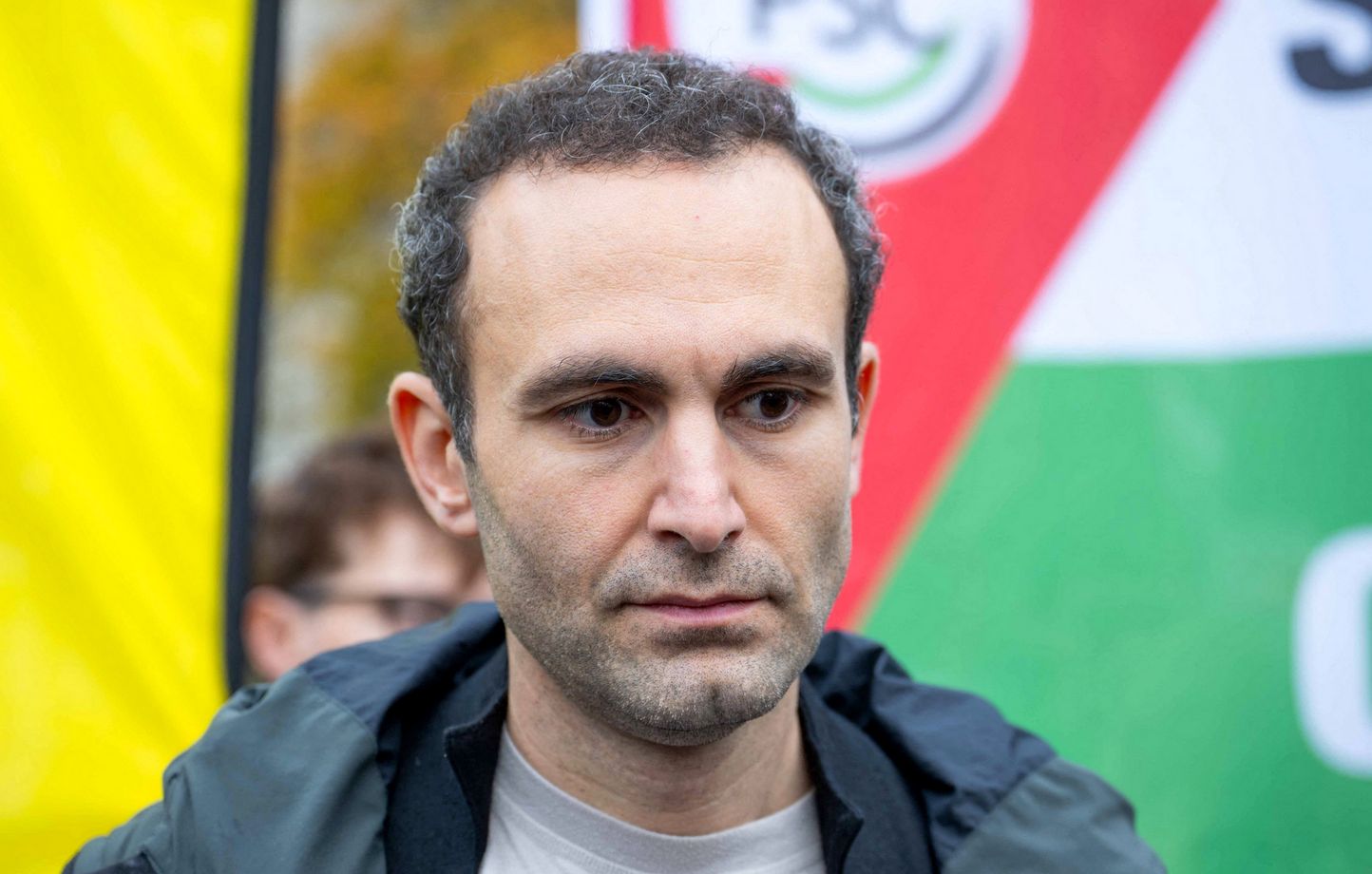 Un acteur de« The Crown » convoqué par la police après s'être joint à une  manifestation pro-Palestine