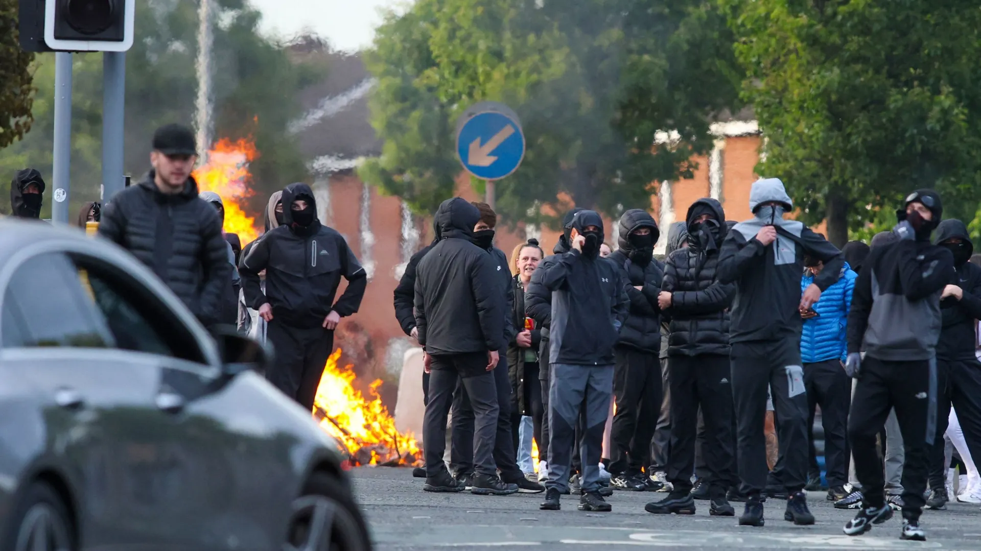 Les autorités appellent au calme après une attaque à Belfast - RTBF Actus