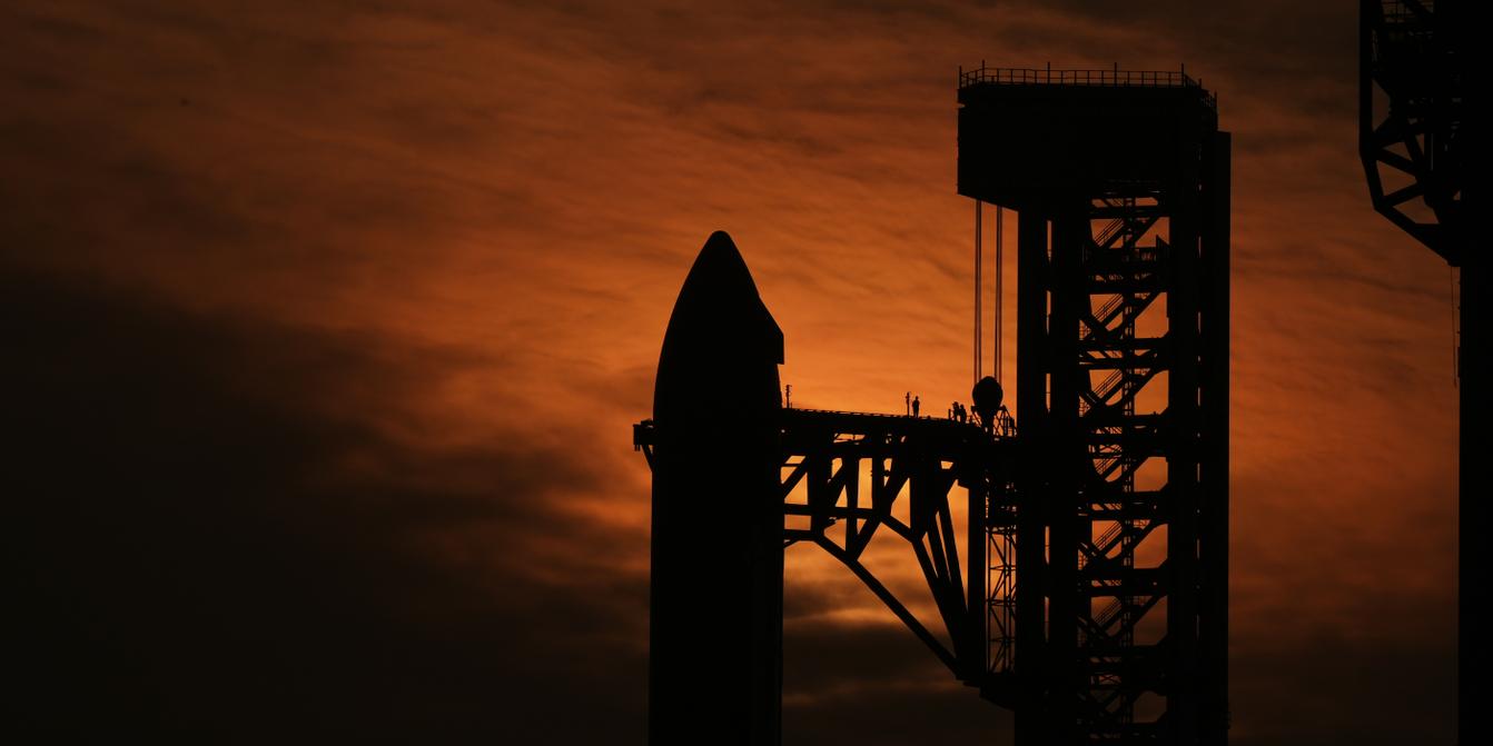 Avec SpaceX, Elon Musk lance l'introduction en Bourse de tous les  superlatifs, avec une valorisation espérée entre 1 750 et 2 000 milliards  de dollars