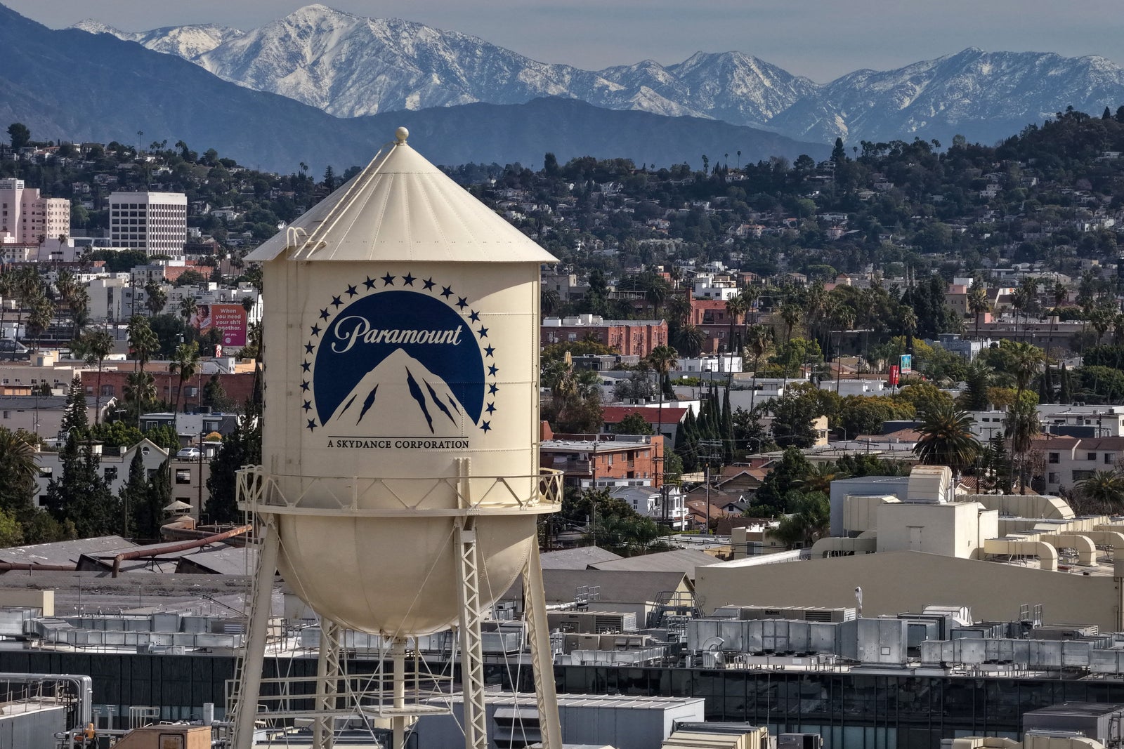 La mégafusion Warner-Paramount reçoit le feu vert des actionnaires, ouvrant  la voie à un accord susceptible de redessiner profondément Hollywood | Le  Devoir