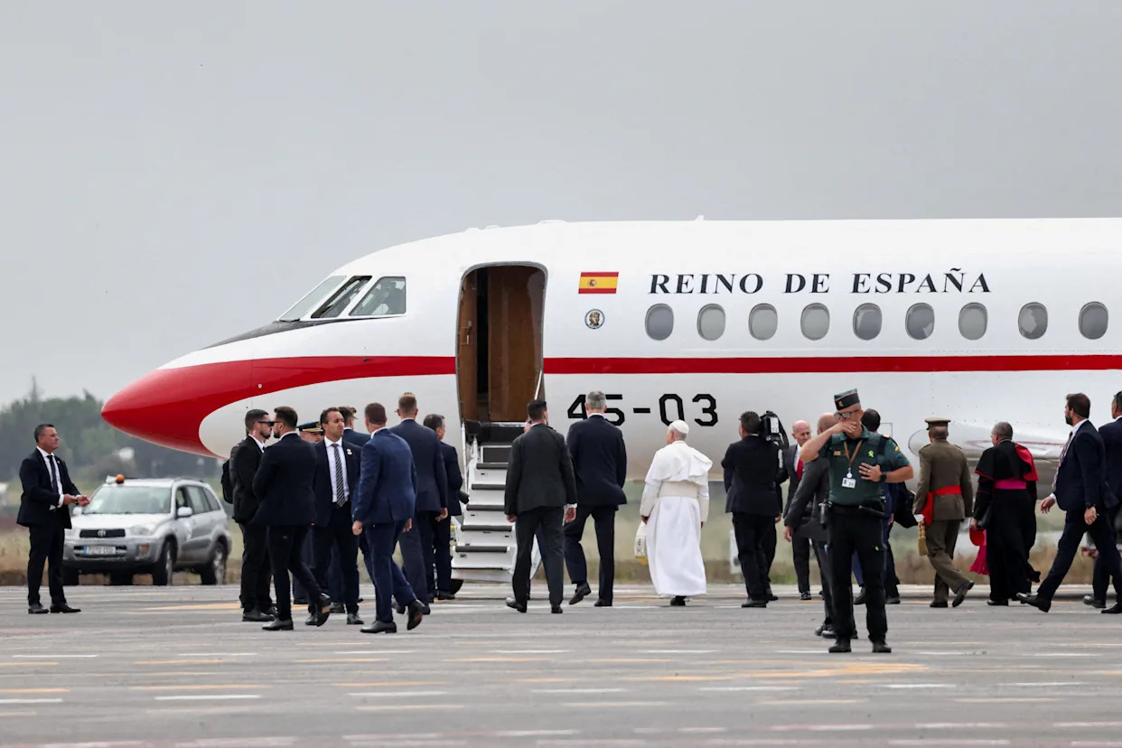 Voyage en Espagne : l'avion du pape Léon XIV tombe en panne, un nouvel  appareil mis à disposition par le roi d'Espagne - Yahoo Actualités France