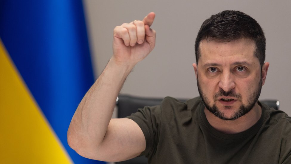 Guerre Russie -Ukraine : Zelensky déclare que l'Ukraine est prête à  discuter de la ''neutralité'' dans les pourparlers de paix - BBC News  Afrique
