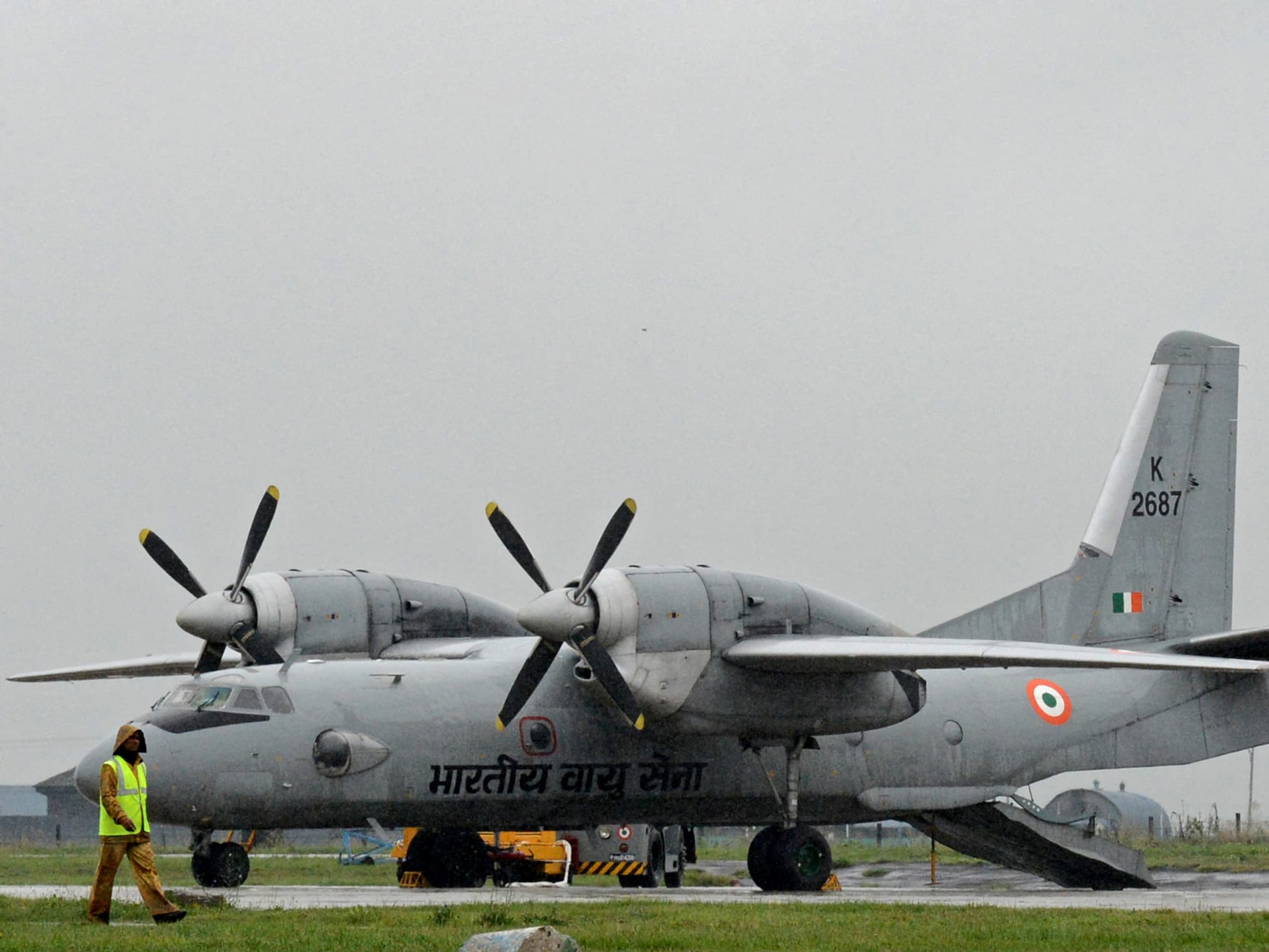 Un avion de transport de l'armée de l'air s'écrase en Inde à l'atterrissage