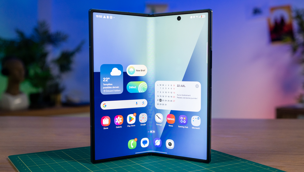 Le Galaxy Z Fold 8 nous montre son tout nouveau format pliable dans ces  images fuitées - Les Numériques