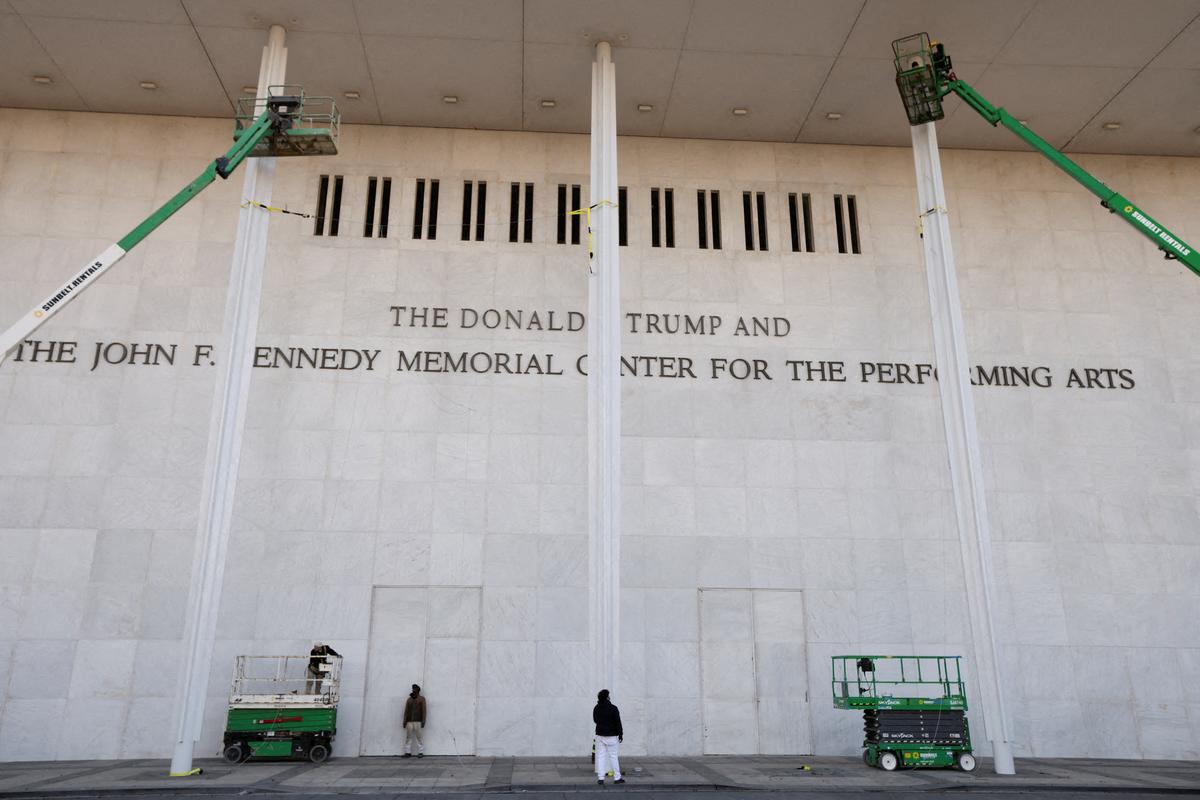 Donald Trump annonce renoncer à contrôler le célèbre Kennedy Center après  un revers judiciaire