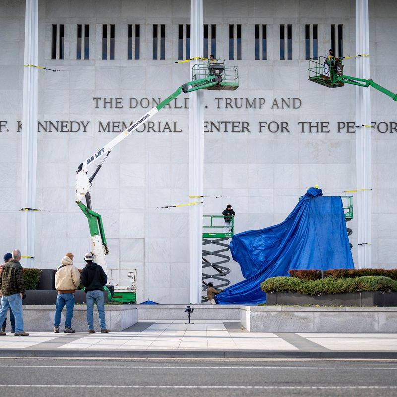 Kennedy Center: le nom de Trump retiré du site internet