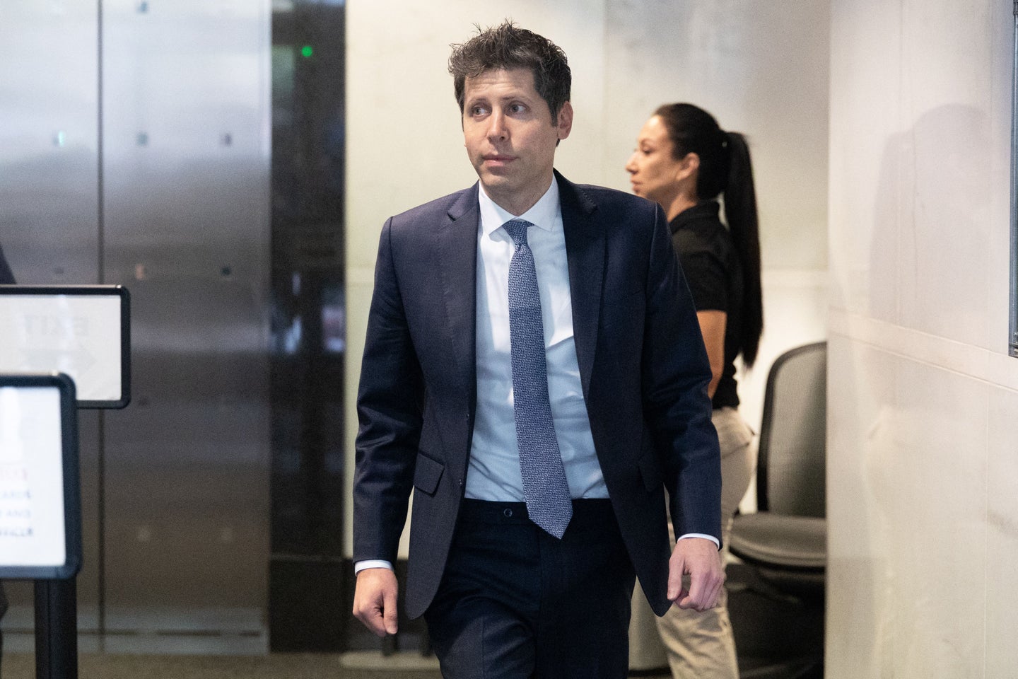 Au procès d'OpenAI, Sam Altman se défend d'avoir trahi une mission  philanthropique et attaque Elon Musk | Le Devoir