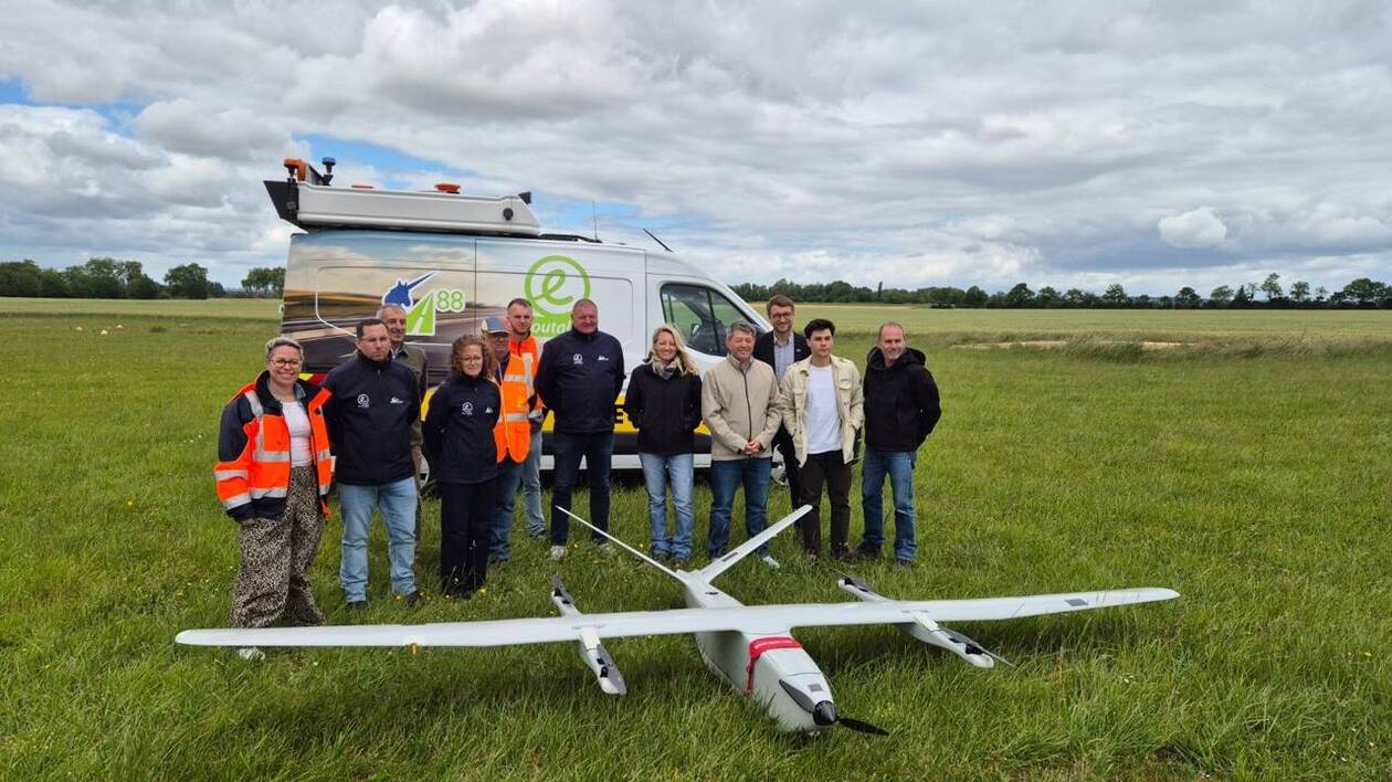 REPORTAGE. « Là, on voit un homme taguer un pont » : un drone géant aide à  sécuriser l'A88 en Normandie