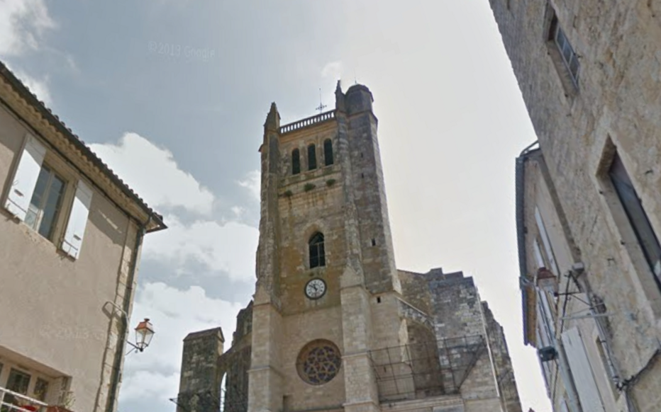 Gers : des milliers d'ouvrages anciens endommagés après un incendie à la  cathédrale de Condom - Le Parisien