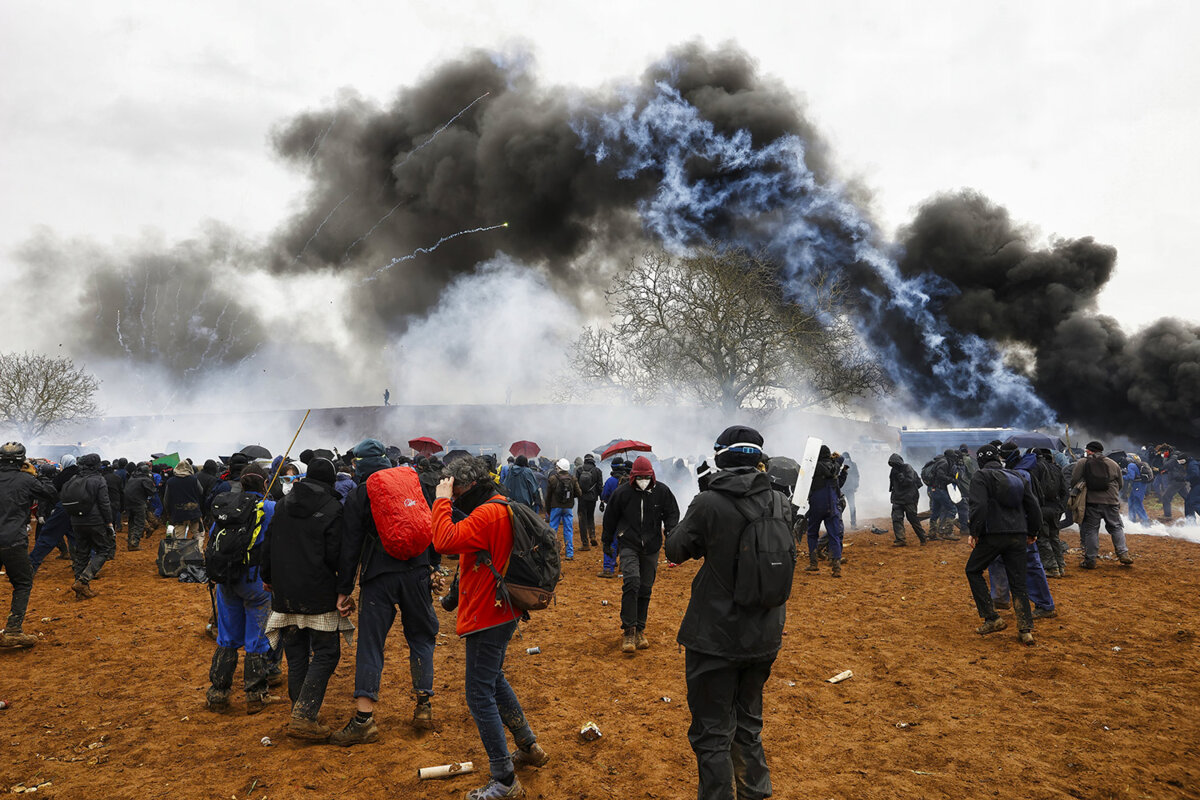 Près de trois ans après Sainte-Soline, les militants pensent leurs plaies |  Mediapart